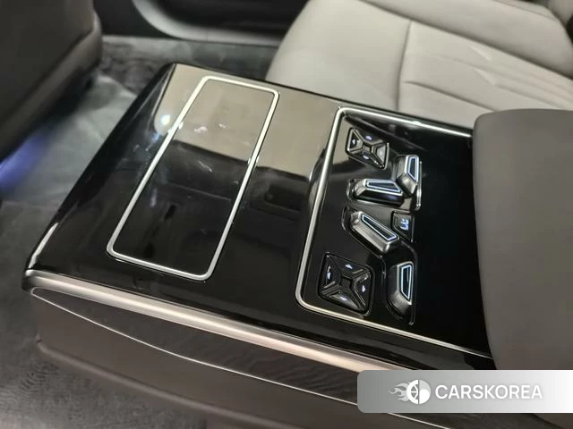 Audi A8 id 4276985 из Китая 13