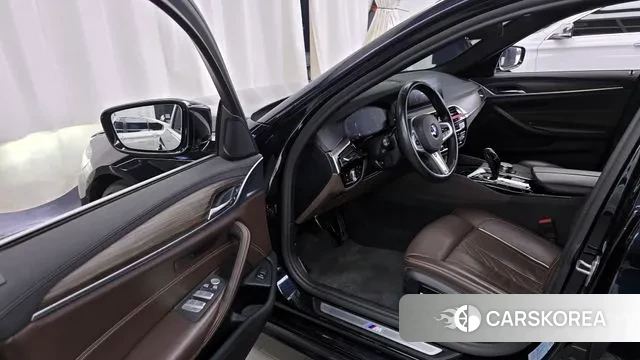 BMW 5 Series (G30) id 2886467 из Кореи 20