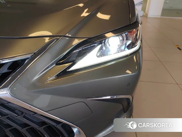 Lexus ES id 4272615 из Китая 36