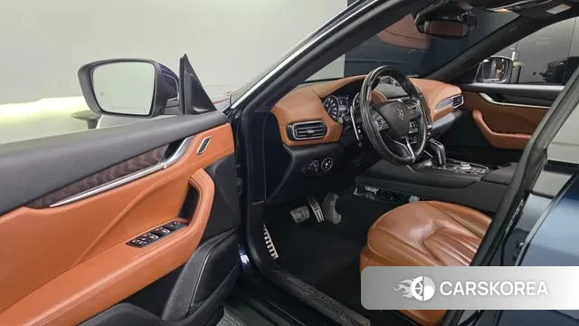 Maserati Levante id 3690380 из Кореи 20