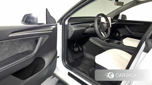 Tesla Model Y id 4488343 из Кореи 33