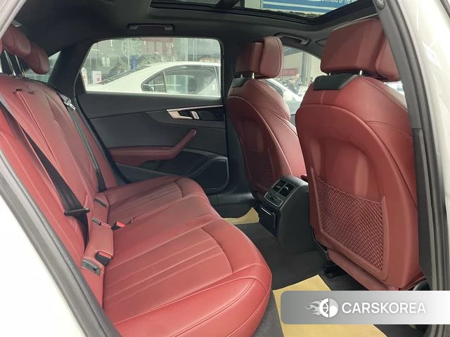 Audi A4L id 4314100 из Китая 14