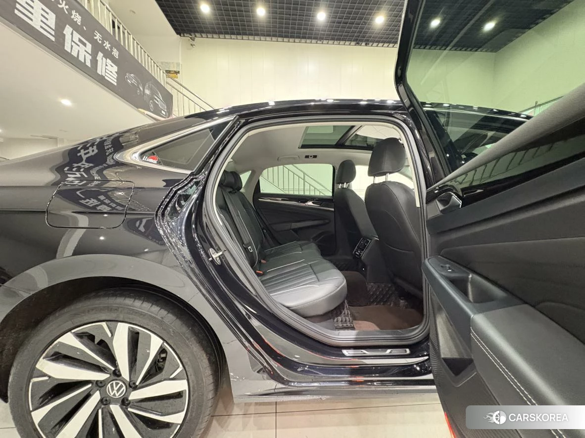 Volkswagen Passat id 4421046 из Китая 20