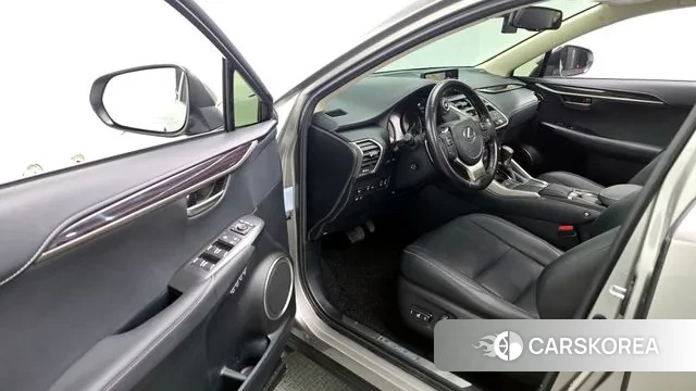 Lexus NX300h id 3556669 из Кореи 20