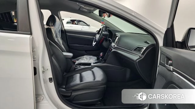 Hyundai Avante AD id 3873858 из Кореи 20