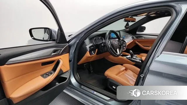 BMW 5 Series (G30) id 3434861 из Кореи 20