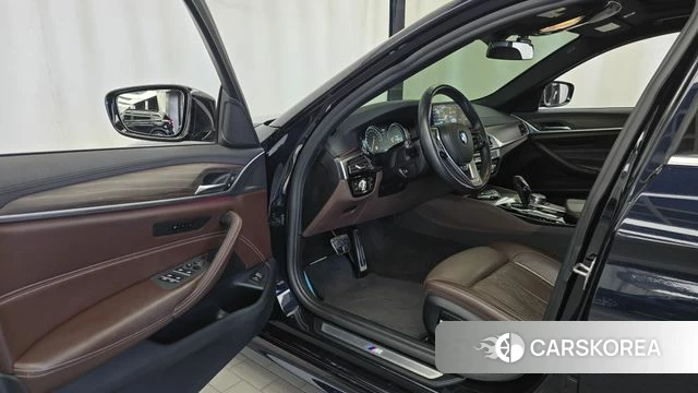 BMW 5 Series (G30) id 4918950 из Кореи 32
