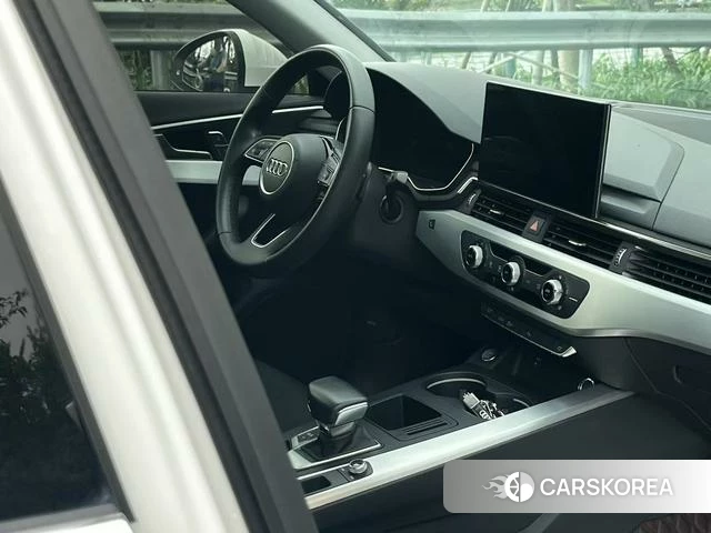 Audi A4L id 4374613 из Китая 30