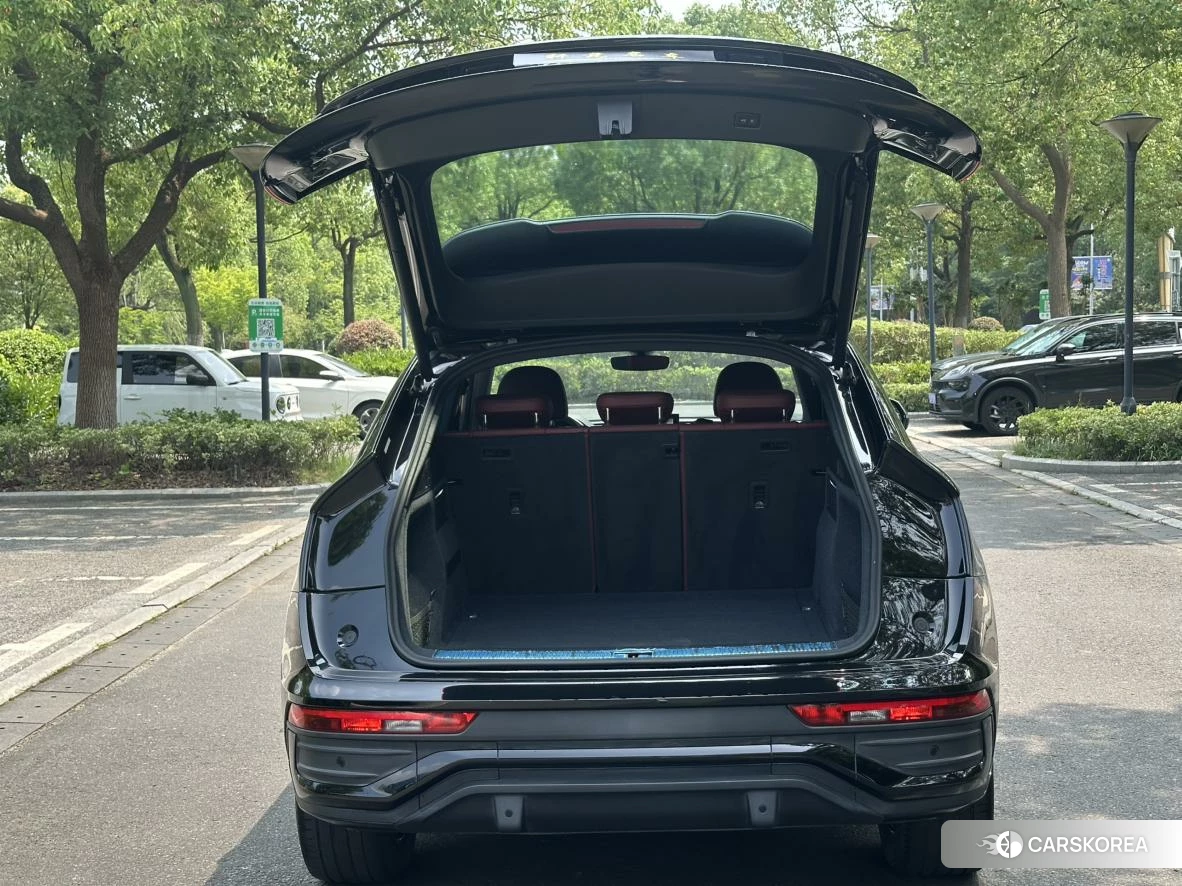 Audi Q5L Sportback id 4513802 из Китая 16