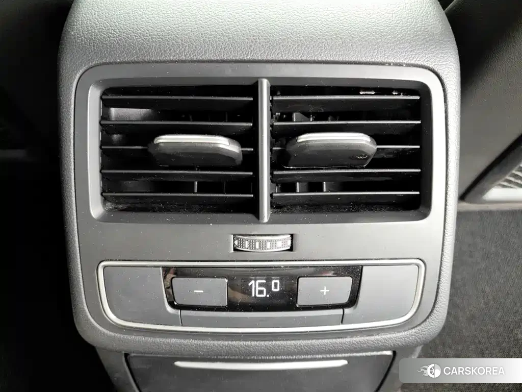 Audi A4L id 4548106 из Китая 21