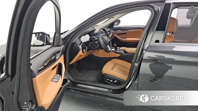 BMW 5 Series (G30) id 3354522 из Кореи 20