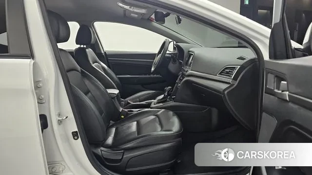 Hyundai Avante AD id 3622601 из Кореи 20