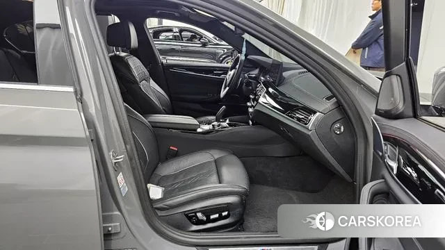 BMW 5 Series (G30) id 3586607 из Кореи 20