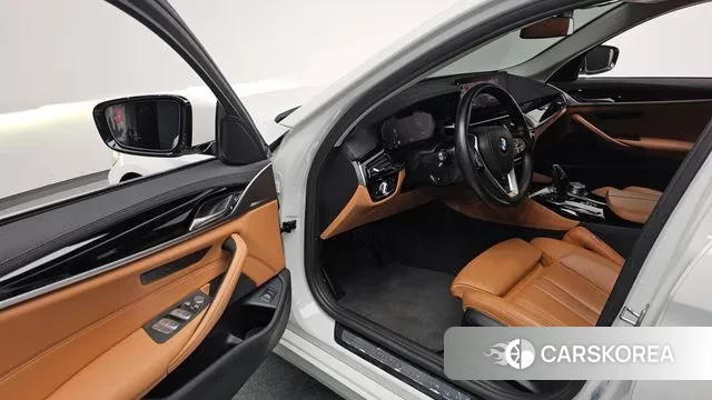 BMW 5 Series (G30) id 3395102 из Кореи 20