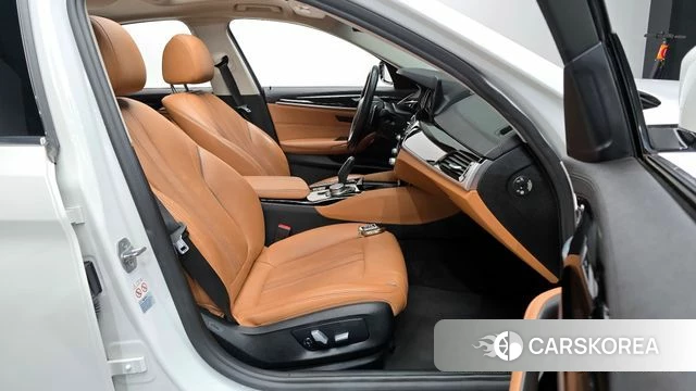 BMW 5 Series (G30) id 3834933 из Кореи 20