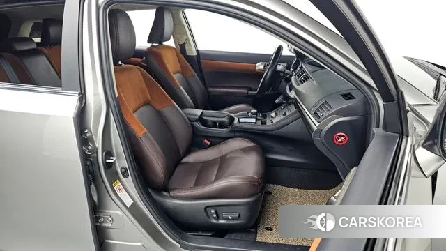 Lexus CT200h id 3578619 из Кореи 20