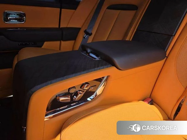 Rolls-Royce Cullinan id 4223684 из Кореи 19