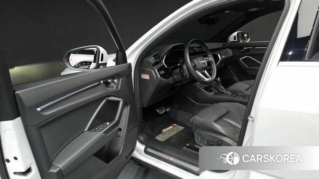 Audi Q3 (F3) id 4749467 из Кореи 31