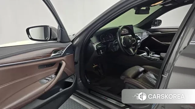 BMW 5 Series (G30) id 3509151 из Кореи 20