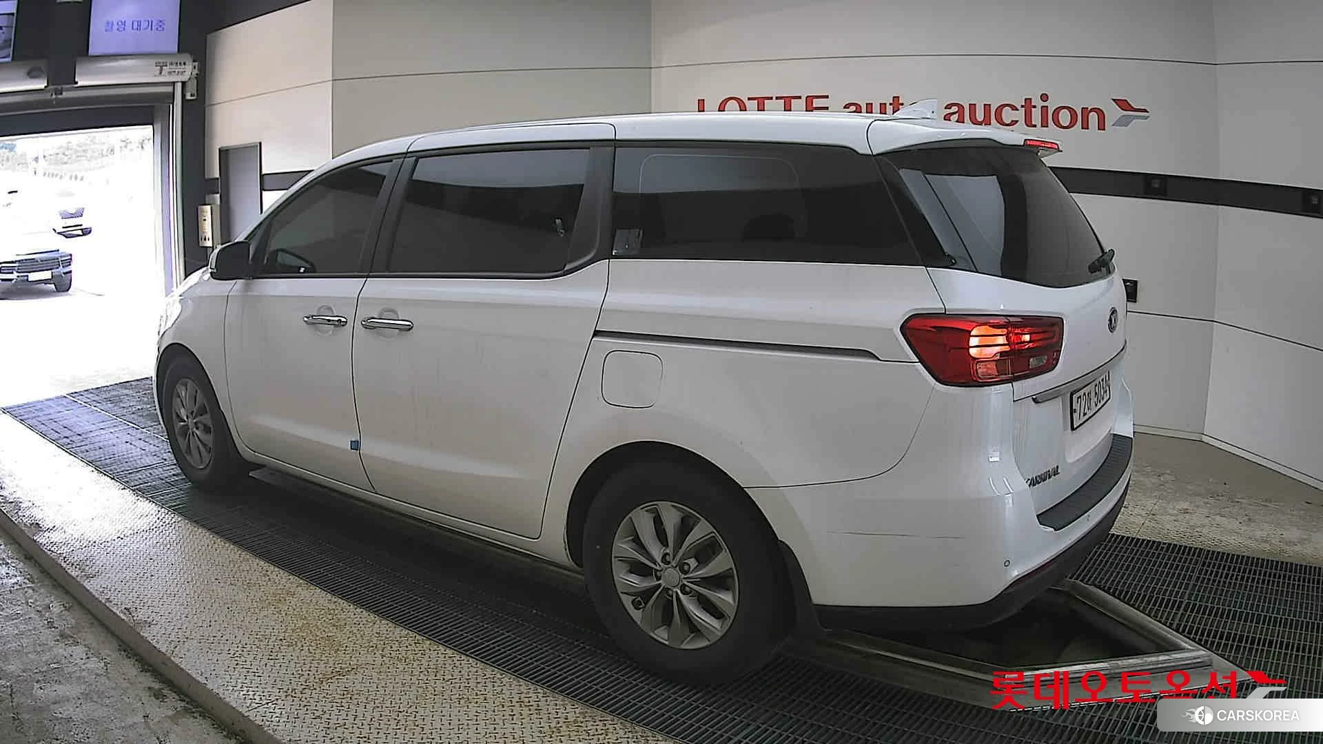 Kia Carnival id 4312611 из Кореи 38