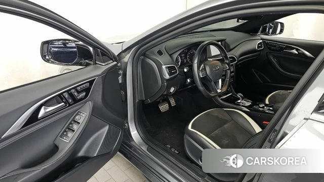 Infiniti Q30 id 4310778 из Кореи 29