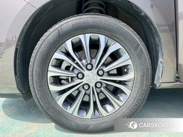 Buick GL8 id 4210510 из Китая 17