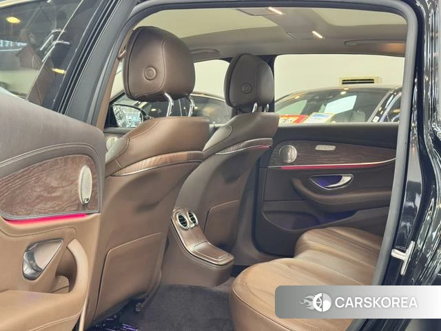 Mercedes-Benz E-class id 4297430 из Китая 28