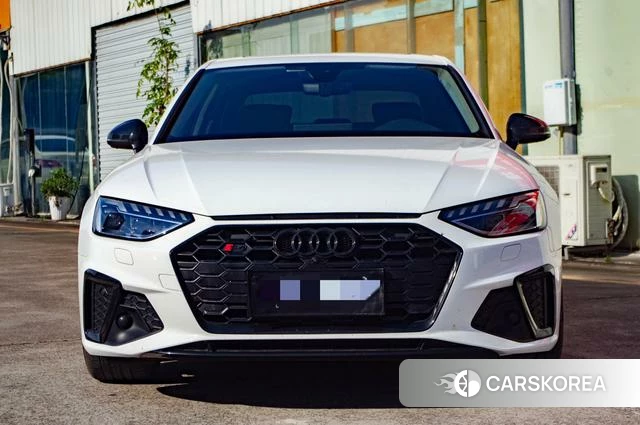 Audi A4L id 4260414 из Китая 14