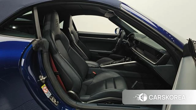 Porsche 911(992) id 4203061 из Кореи 31