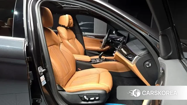 BMW 5 Series (G30) id 3539870 из Кореи 20