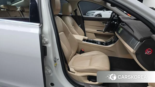 Jaguar XF (X260) id 3846042 из Кореи 20