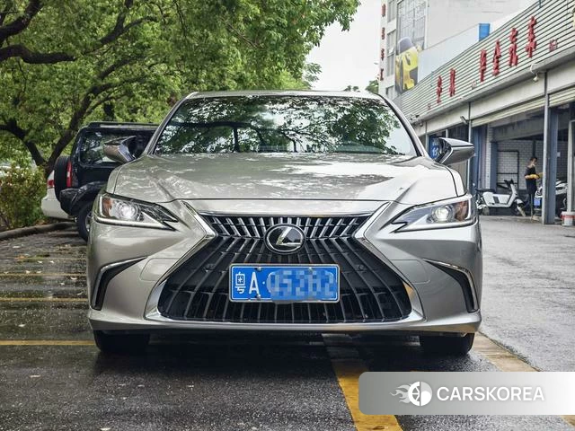 Lexus ES id 4262046 из Китая 11