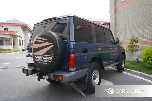 Toyota Land Cruiser 70 Series id 4239521 из Китая 32
