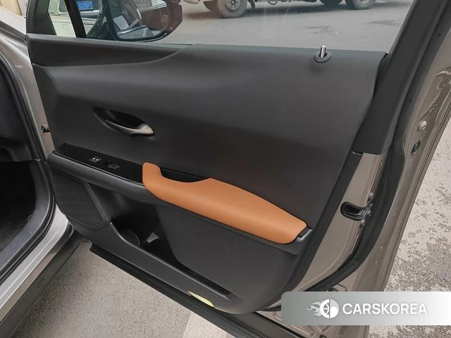 Lexus UX id 4262009 из Китая 15
