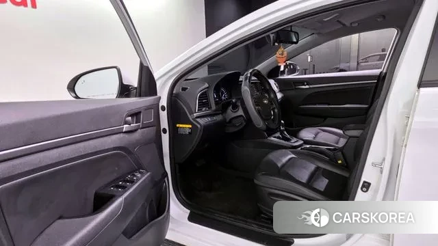 Hyundai Avante AD id 3085552 из Кореи 20