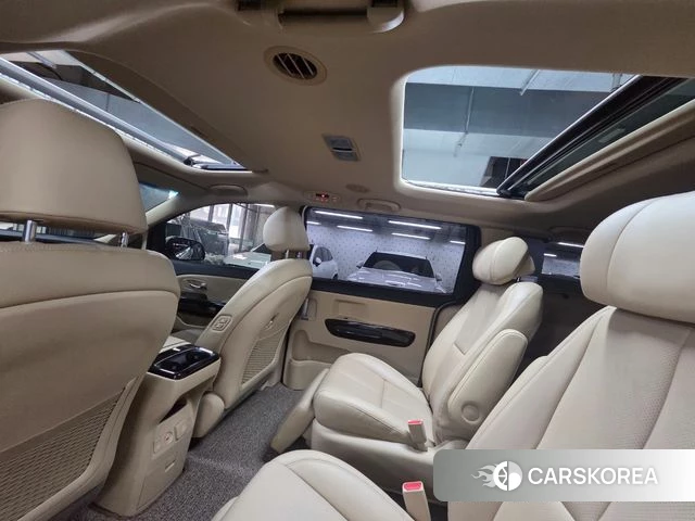 Kia The New Carnival id 3937080 из Кореи 16