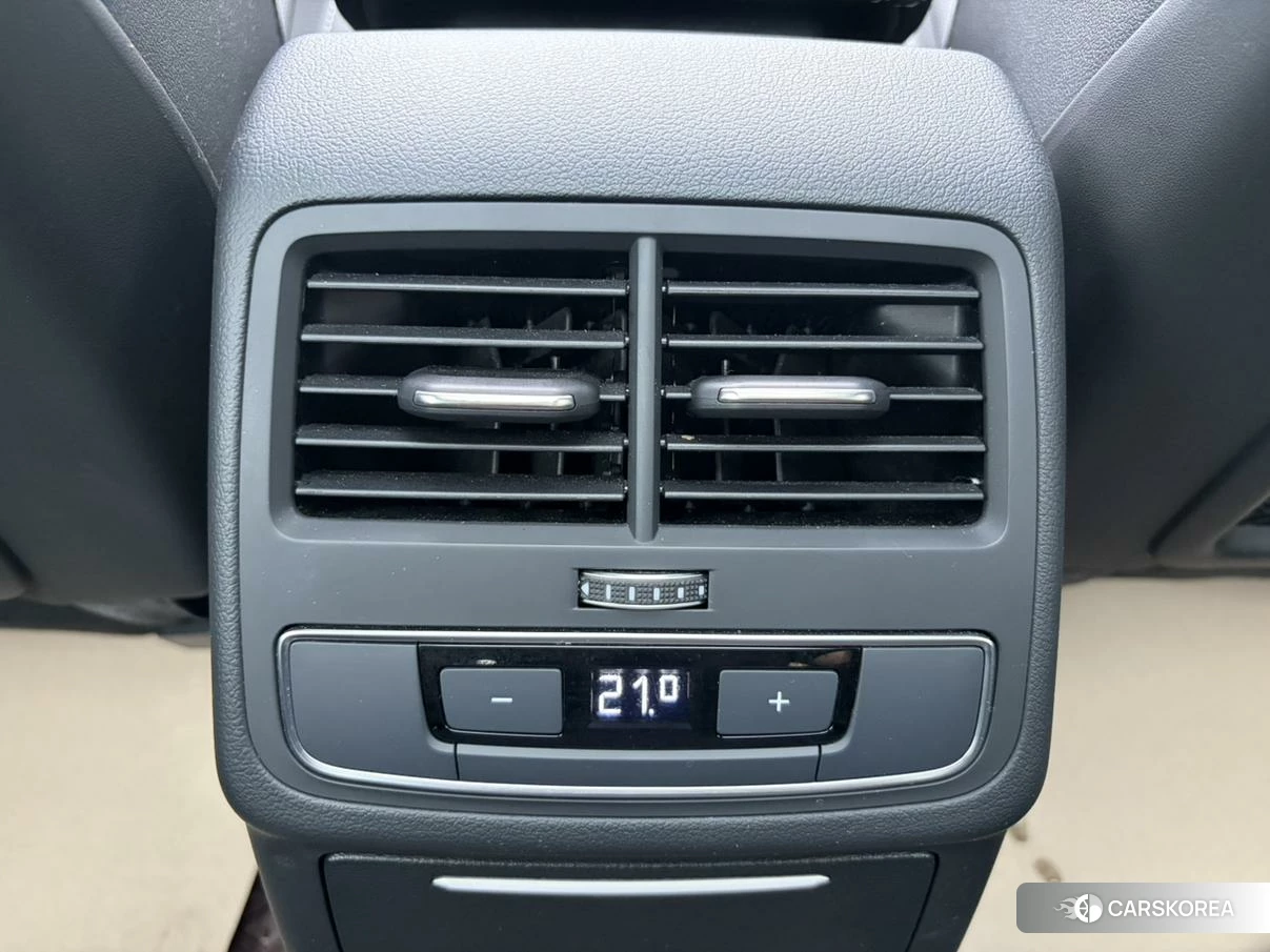 Audi A4L id 4426687 из Китая 15