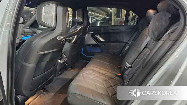 BMW 7 Series (G70) id 3082647 из Кореи 20