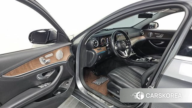 Mercedes-Benz E-Class W213 id 4595806 из Кореи 31