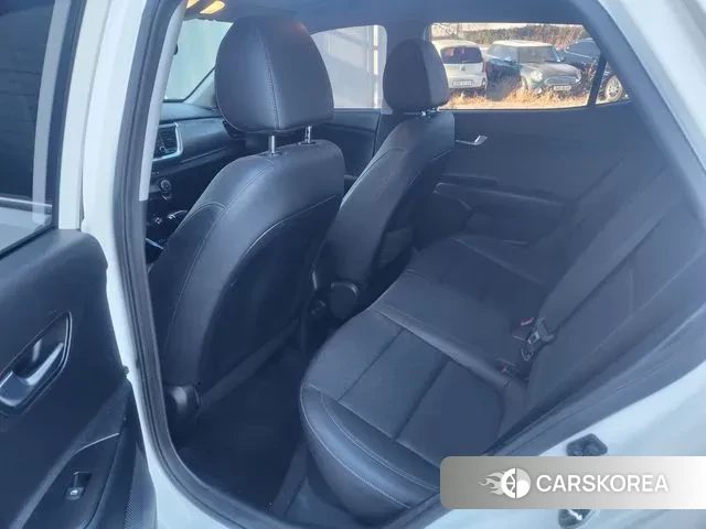 Kia Stonic id 3444692 из Кореи 19