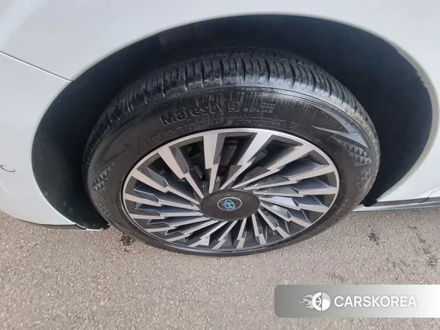 Hyundai Grandeur Hybrid (GN7) id 3734451 из Кореи 20