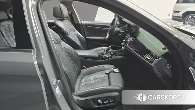 BMW 5 Series (G30) id 3708497 из Кореи 20