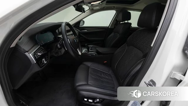 BMW 5 Series (G30) id 3838663 из Кореи 20