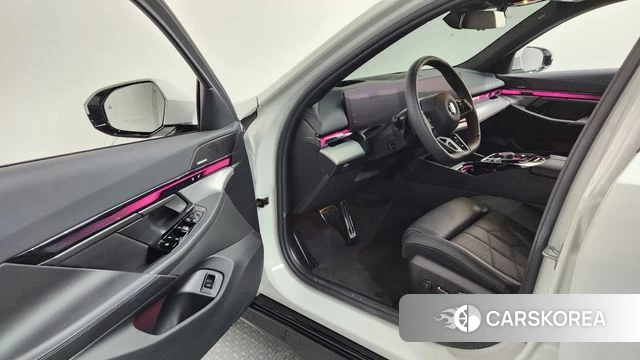 BMW 5 Series (G60) id 4229875 из Кореи 20