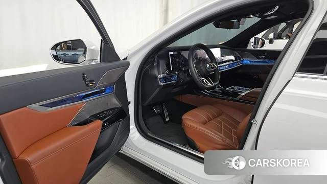 BMW 7 Series (G70) id 4487892 из Кореи 36