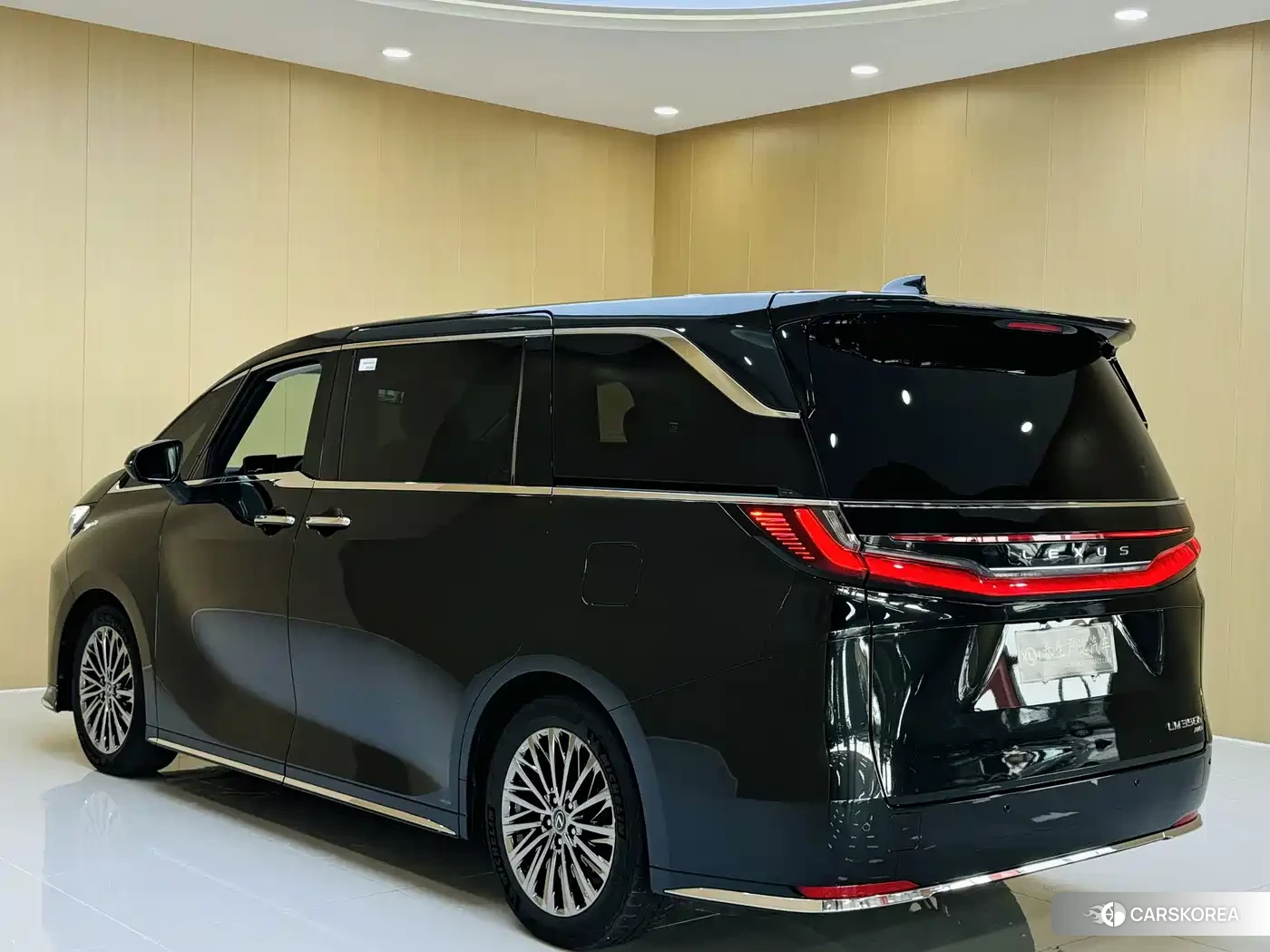 Lexus LM id 4681088 из Китая 13