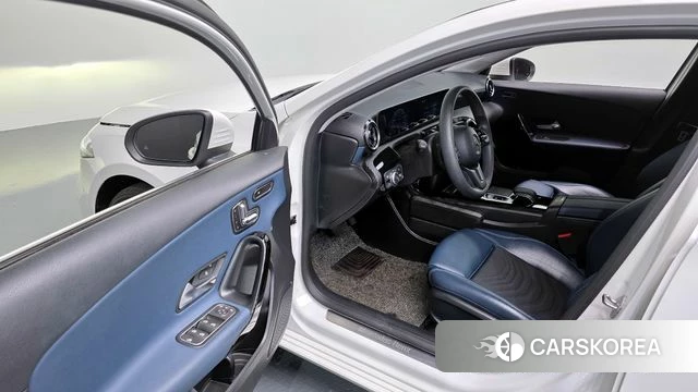 Mercedes-Benz A-Class W177 id 4232565 из Кореи 32