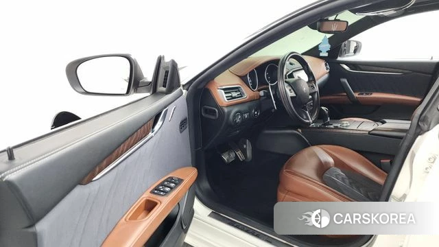 Maserati Ghibli id 4203882 из Кореи 37