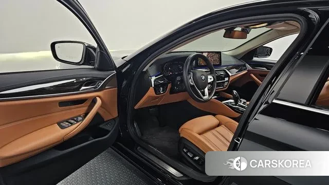 BMW 5 Series (G30) id 3634371 из Кореи 20