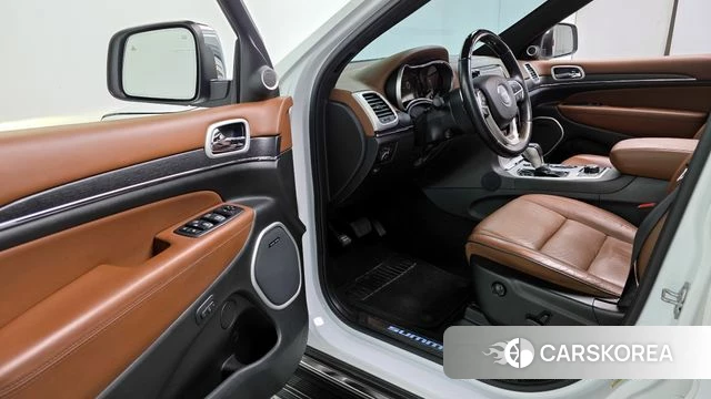 Jeep Grand Cherokee id 4284421 из Кореи 30